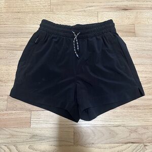 ATHLETA GIRL - Play More 3 in shorts - size Large/12